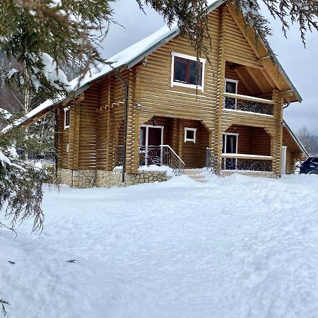 Chalet Four Seasons Villa Tatariv Eksteriør bilde