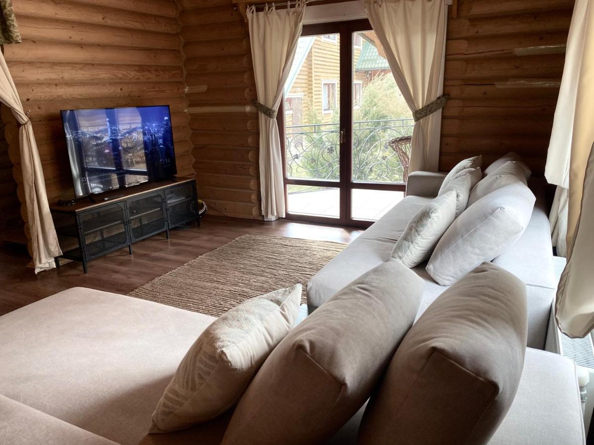 Chalet Four Seasons Villa Tatariv Eksteriør bilde